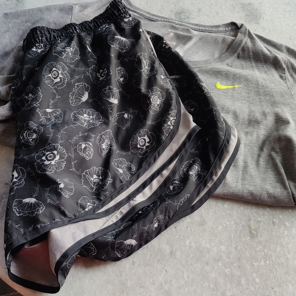 Nike set size 1x shorts and top